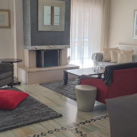Elegante Apartamento Centrale Tríkala Exteriör bild